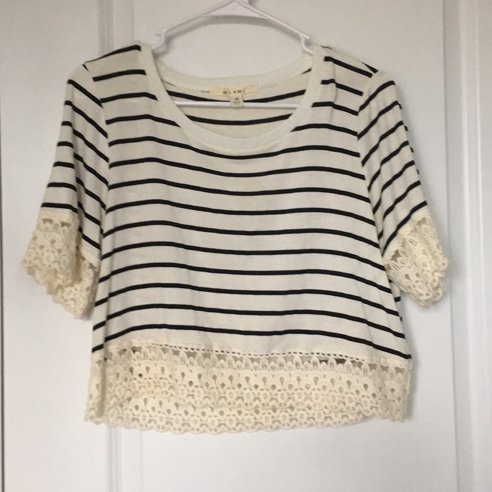 Lace Detail Top (CAN ONLY BE IN A BUNDLE)